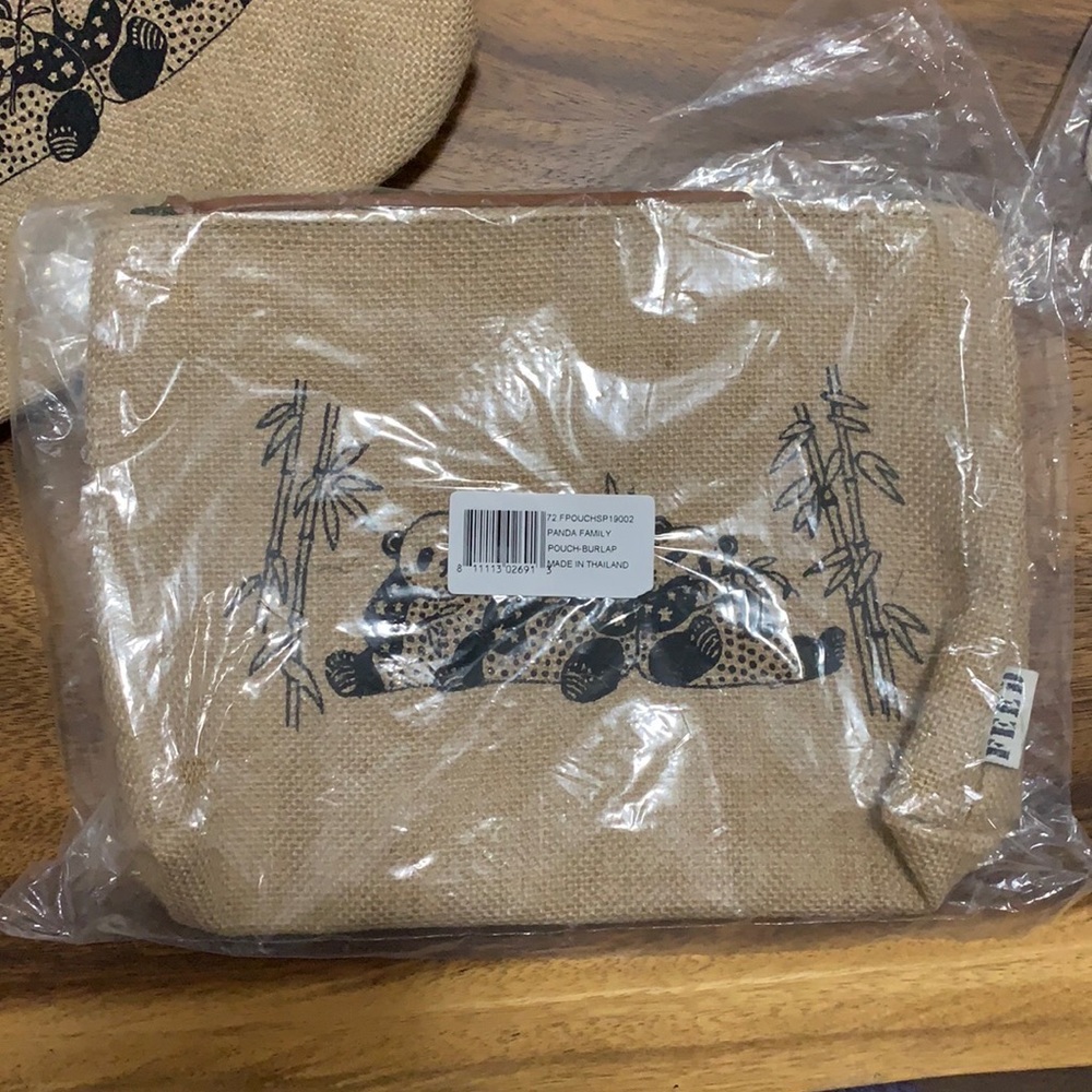 FEED makeup pouch